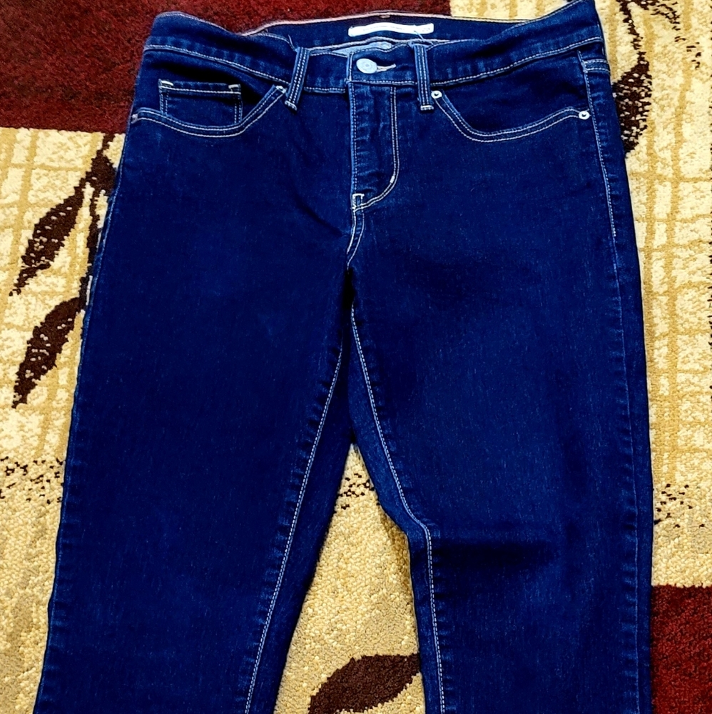 311 Shaping Skinny Jeans